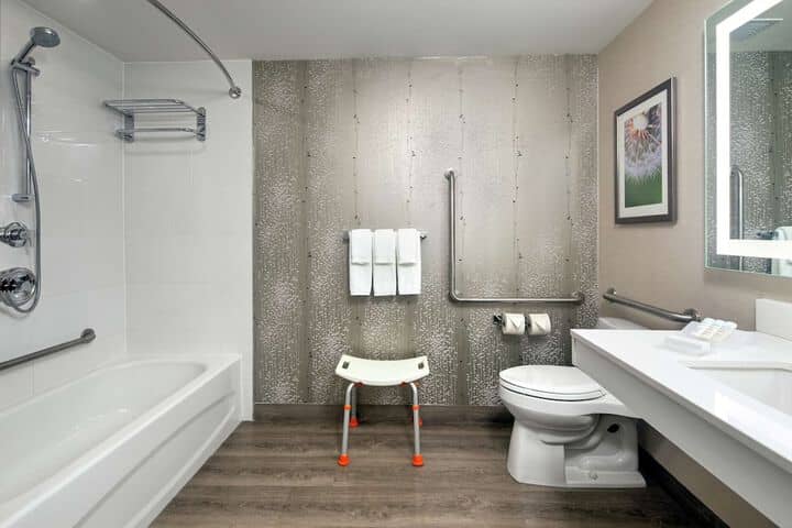 Room 16 of 34